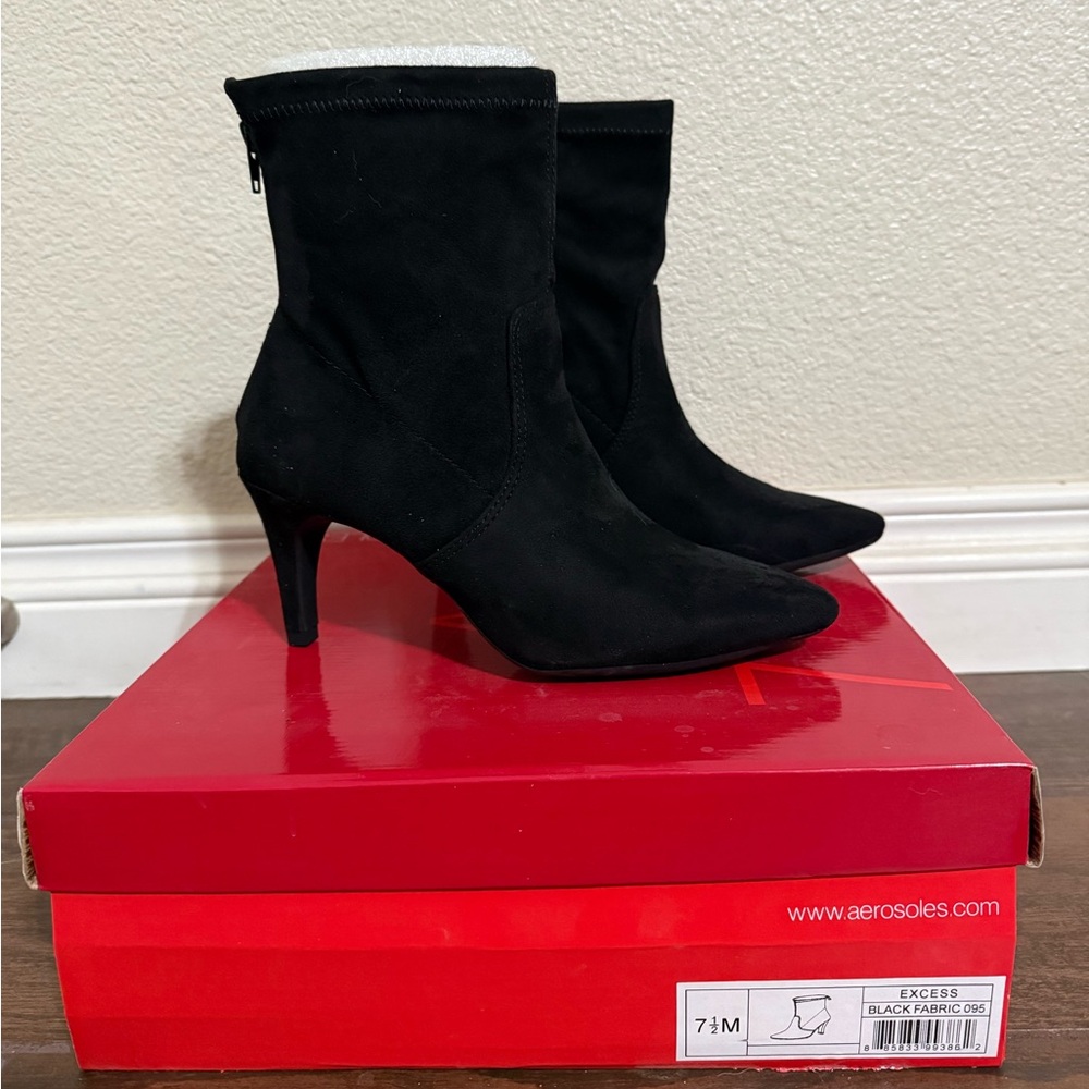 AEROSOLES Women's Classic Black Heeled Boots